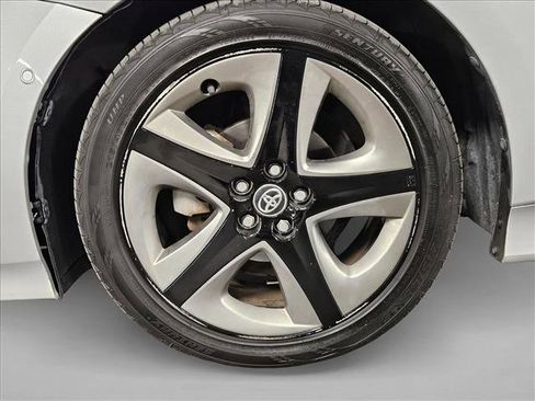 Used 2022 Toyota Prius Limited image 23