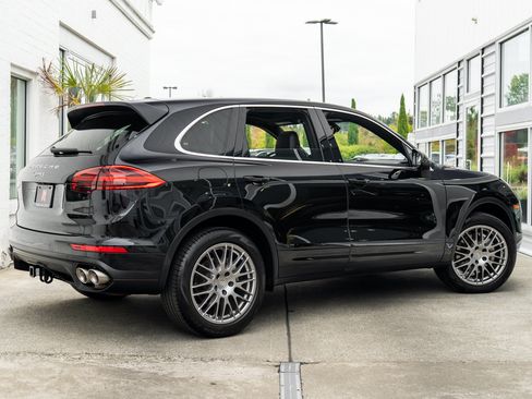 Used 2015 Porsche Cayenne S AWD/4WD image 7