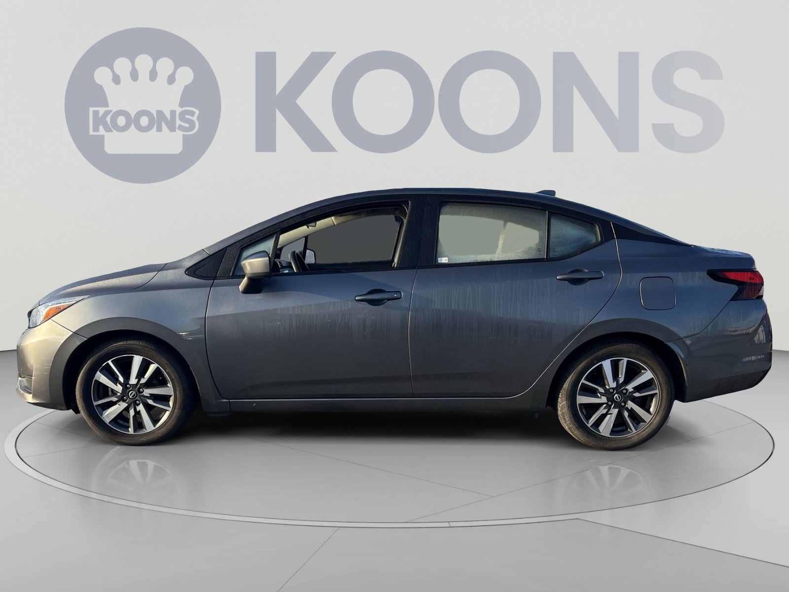 Used 2024 Nissan Versa SV FWD image 2