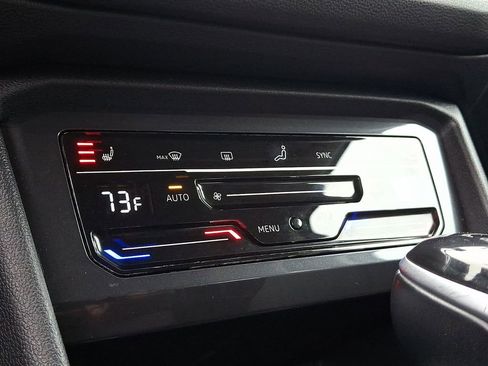 Used 2022 Volkswagen Tiguan SE image 18