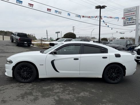 Used 2018 Dodge Charger R/T image 7