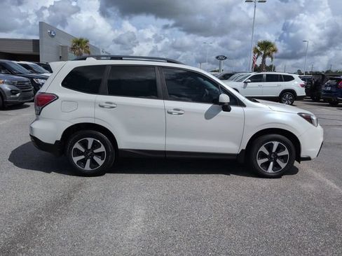 Used 2018 Subaru Forester 2.5i Premium w/ All-Weather Package AWD/4WD image 3