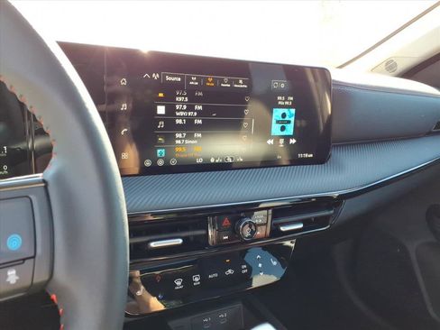 New 2026 Nissan Kicks SR w/ SR Premium Package FWD image 9
