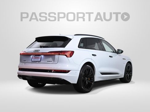 Used 2022 Audi e-tron Chronos image 8