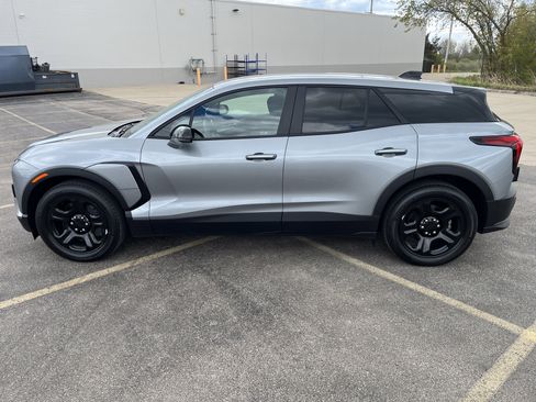 Used 2025 Chevrolet Blazer EV AWD Police image 3