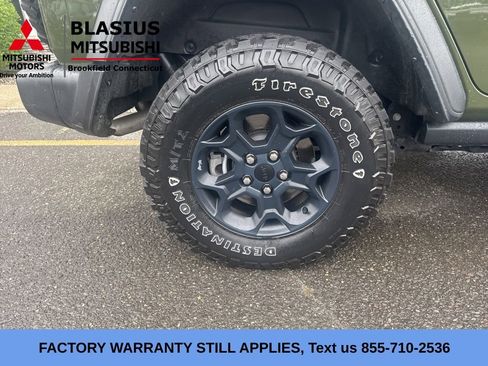 Used 2023 Jeep Wrangler Unlimited w/ Cold Weather Group AWD/4WD image 6