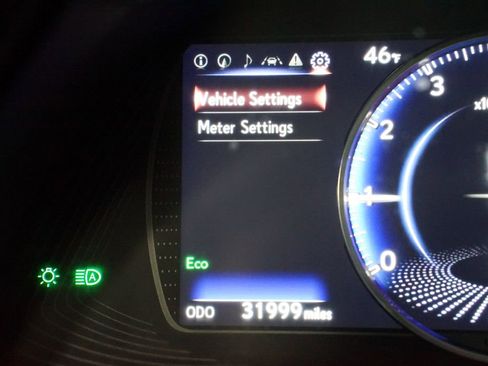 Used 2024 Lexus ES 350 Ultra Luxury w/ Accessory Package (Z2) image 17