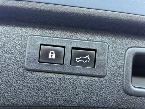 Used 2019 Subaru Forester Premium image 18