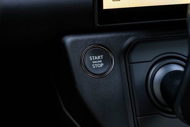 New 2026 Land Rover Defender 110 X-Dynamic SE AWD/4WD image 26