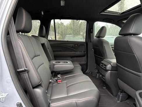 Used 2025 Honda Passport TrailSport image 17