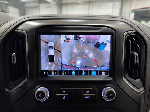 Used 2023 GMC Sierra 2500 AT4 w/ AT4 Premium Plus Package image 13