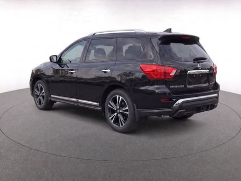 Used 2019 Nissan Pathfinder Platinum FWD image 3