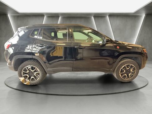 Used 2024 Jeep Compass Trailhawk AWD/4WD image 5