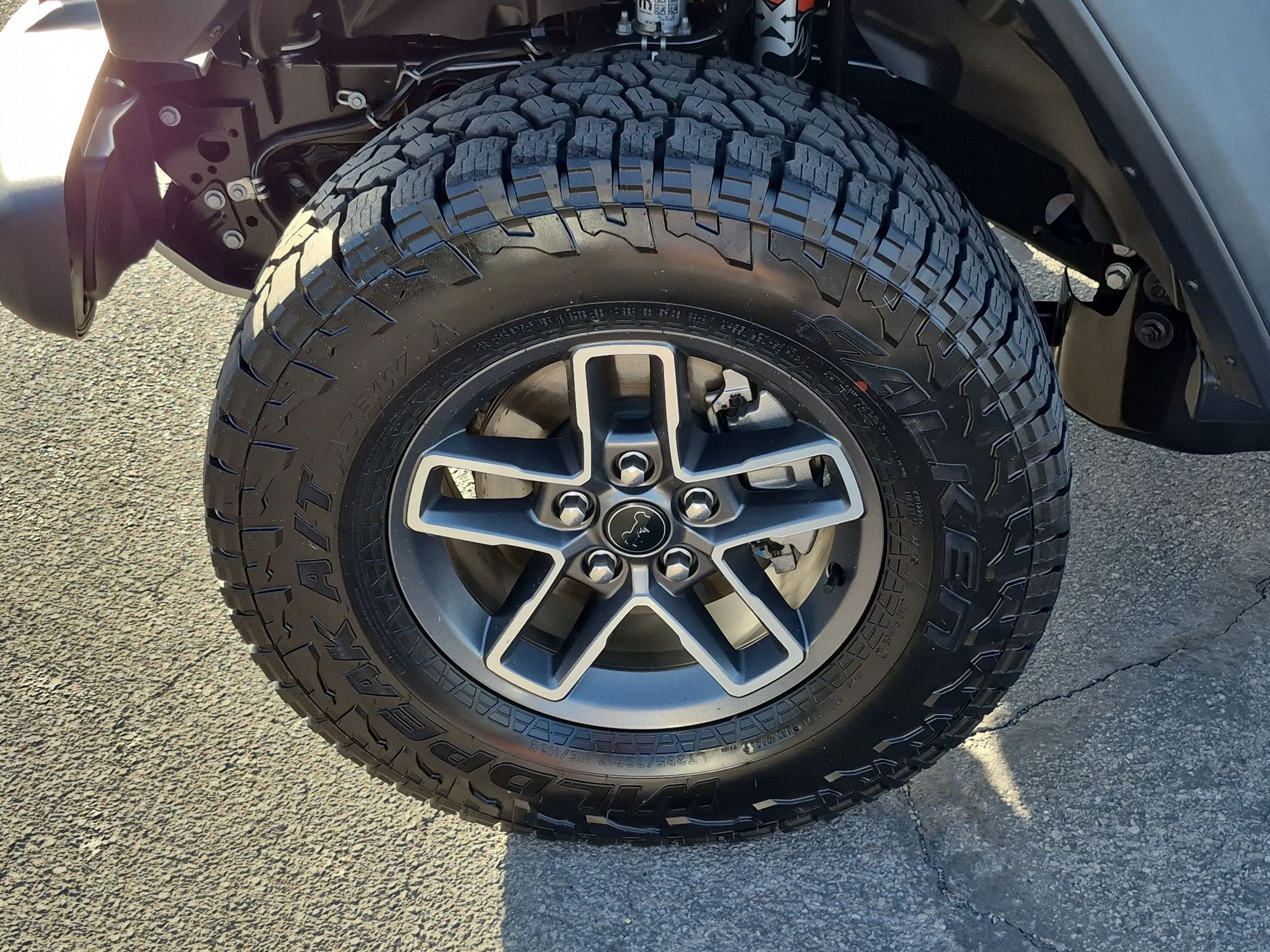 Used 2026 Jeep Gladiator Mojave AWD/4WD image 14