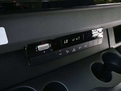 Used 2025 Mercedes-Benz Sprinter 2500 image 15