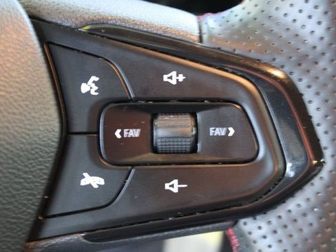 Used 2024 Chevrolet Trax RS w/ Driver Confidence Package image 17