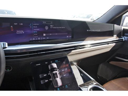 Certified 2025 Cadillac Escalade Premium Luxury w/ Touring Package image 10