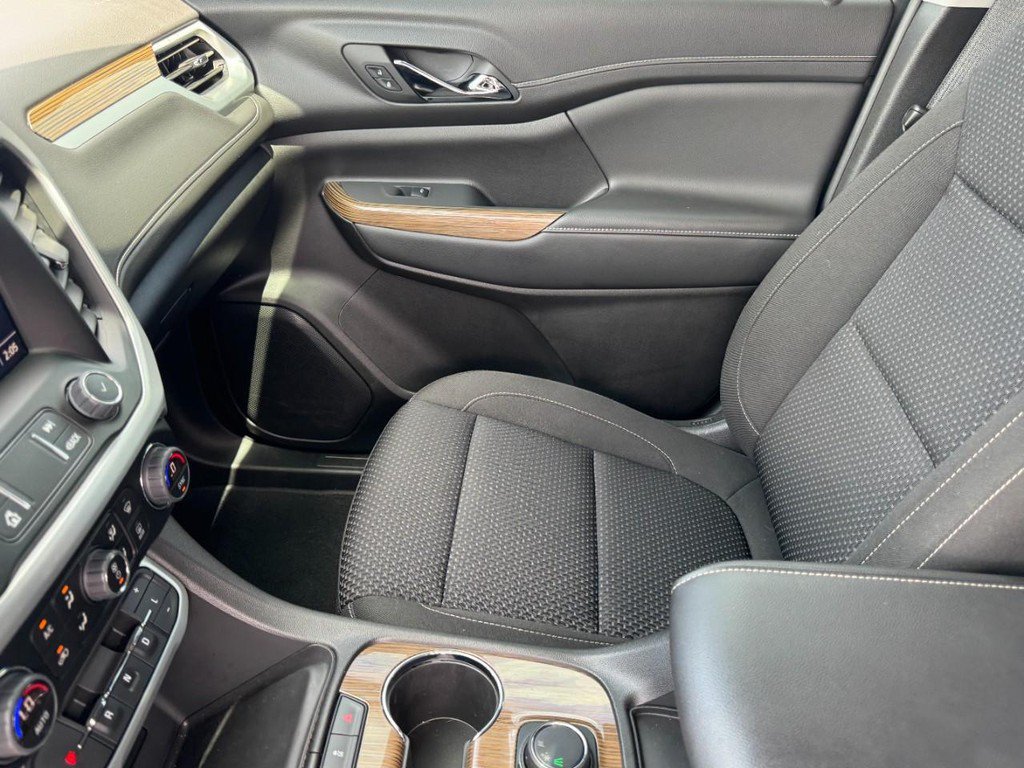 Used 2023 GMC Acadia SLE w/ Elevation Edition FWD image 14