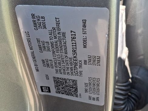 Used 2024 GMC Canyon AT4X w/ AT4X AEV Edition AWD/4WD image 23