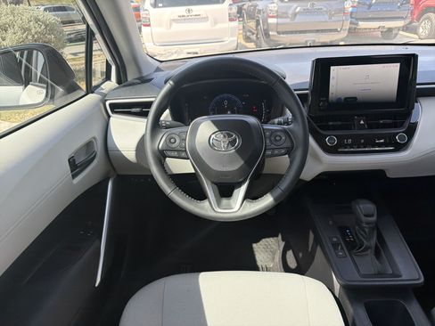 Used 2026 Toyota Corolla Cross LE FWD image 10