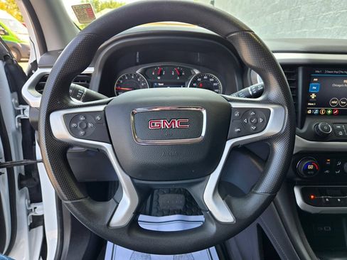 Used 2023 GMC Acadia SLE FWD image 17