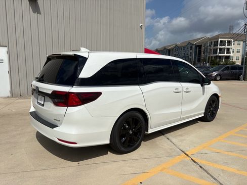 Used 2023 Honda Odyssey Sport image 8
