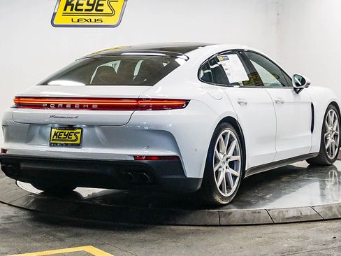 Certified 2024 Porsche Panamera 4 AWD/4WD image 4