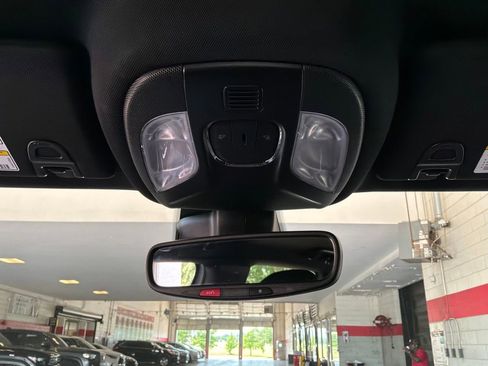 Used 2025 Jeep Compass Trailhawk AWD/4WD image 15