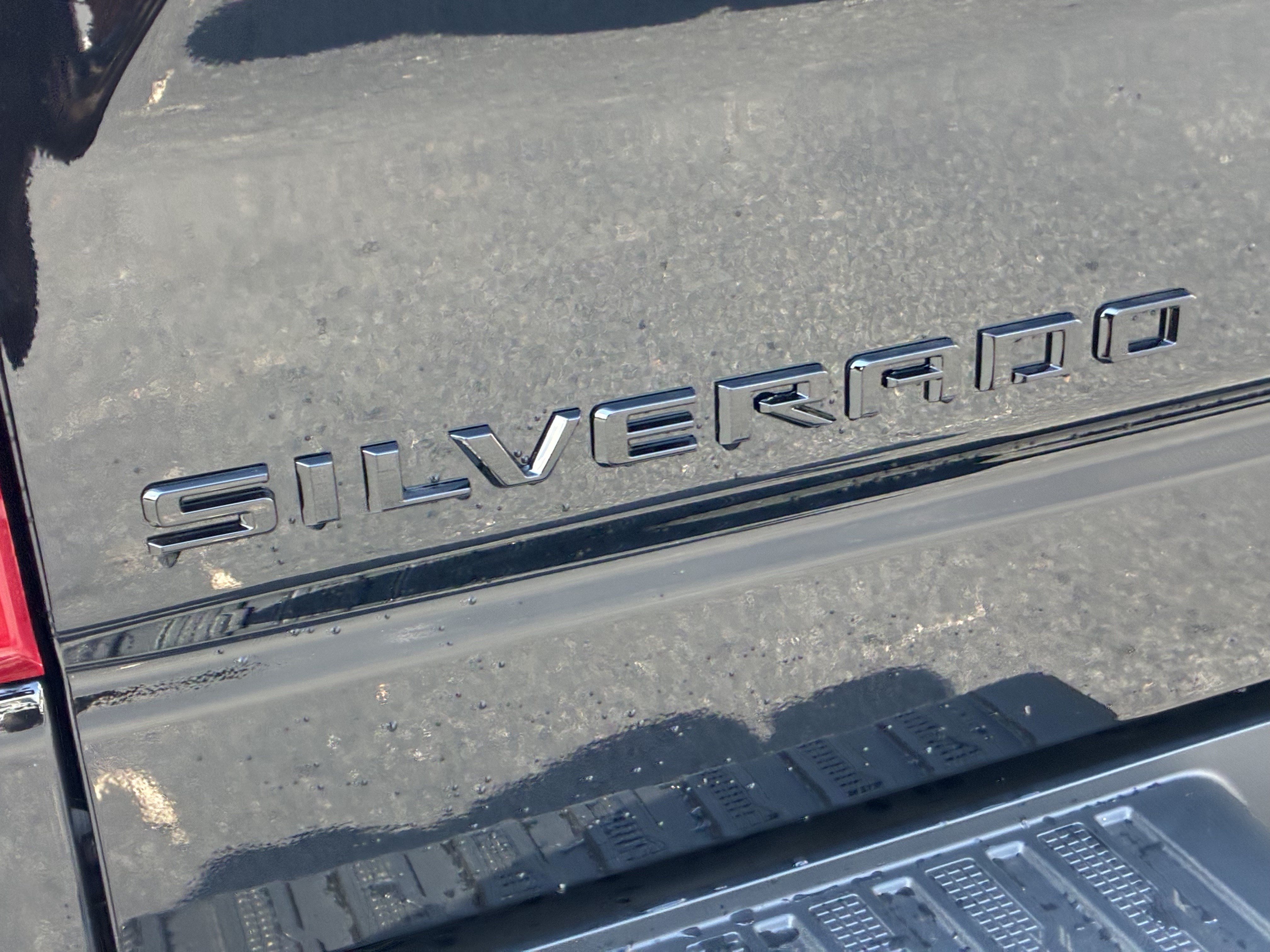 New 2026 Chevrolet Silverado 1500 RST w/ Dark Appearance Package AWD/4WD image 11