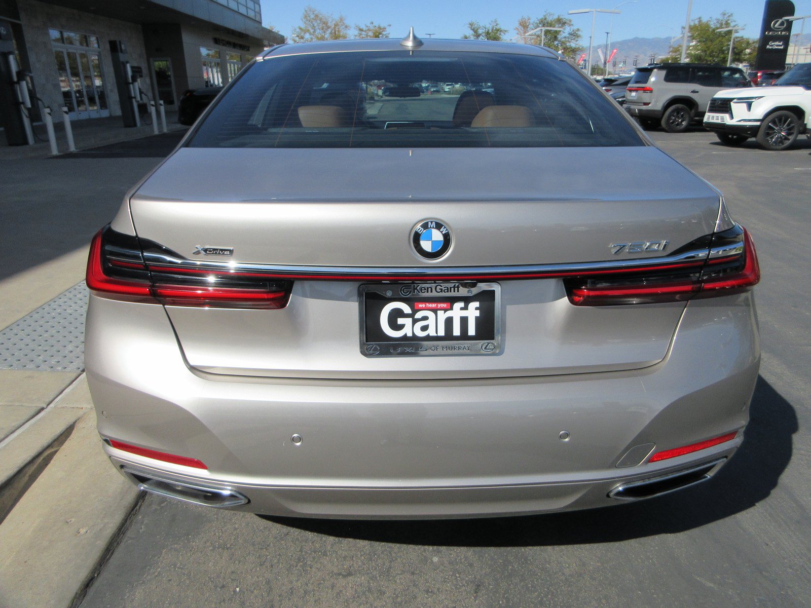 Used 2020 BMW 750i xDrive w/ Interior Design Package AWD/4WD image 7