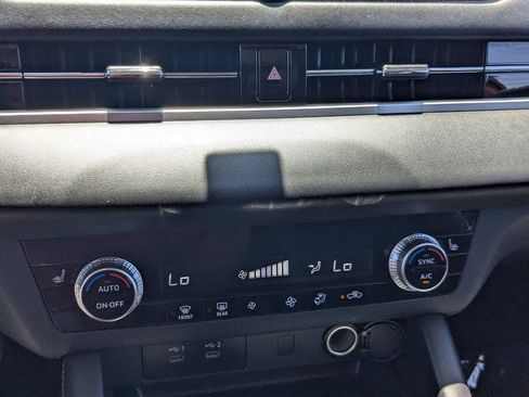 Used 2025 Mitsubishi Outlander SE FWD image 19