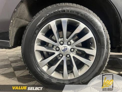 Used 2018 Ford Expedition Limited w/ Equipment Group 301A AWD/4WD image 28