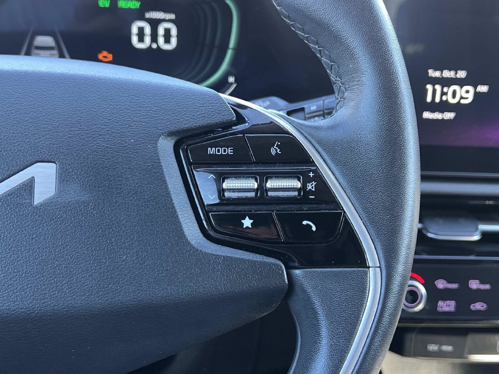 Used 2023 Kia Niro EX FWD image 29