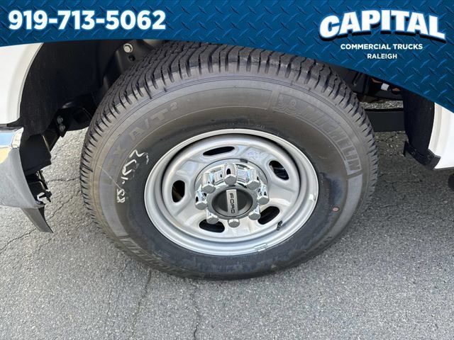 New 2026 Ford F250 XL w/ XL Chrome Package RWD image 15