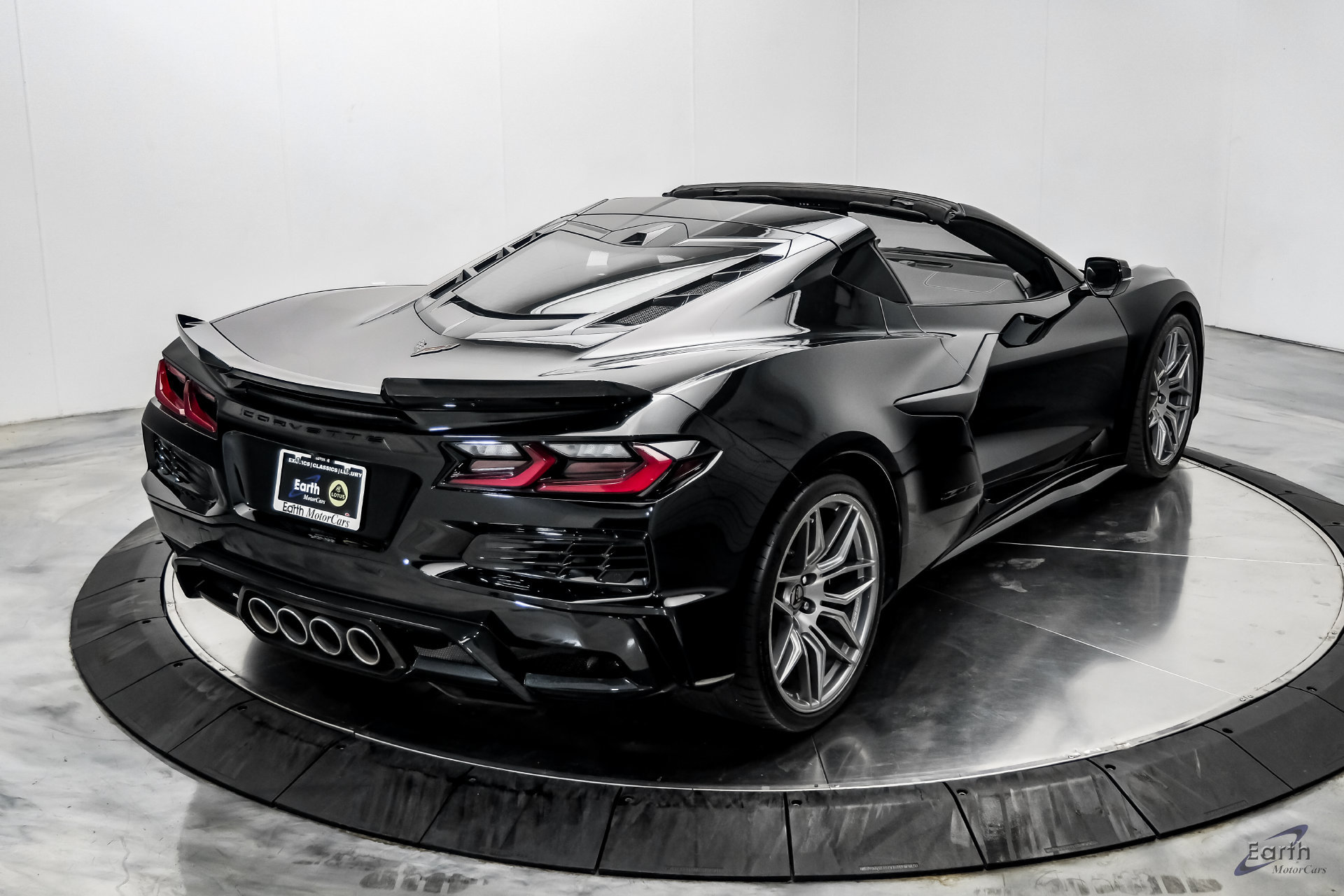 Used 2024 Chevrolet Corvette Z06 RWD image 24