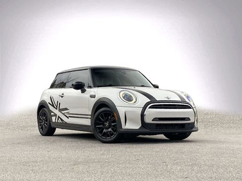 Used 2024 MINI Cooper 2-Door Hardtop w/ Signature Upholstery Package image 2