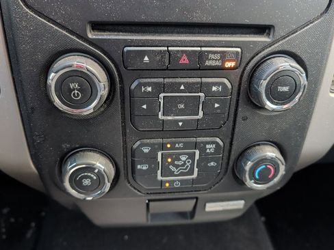 Used 2013 Ford F150 XLT w/ Luxury Equipment Group image 10