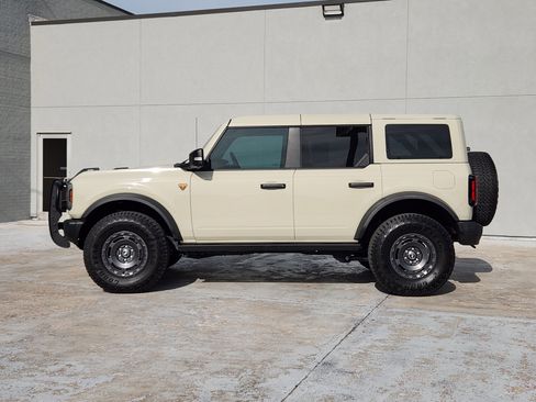 Used 2025 Ford Bronco Badlands AWD/4WD image 5