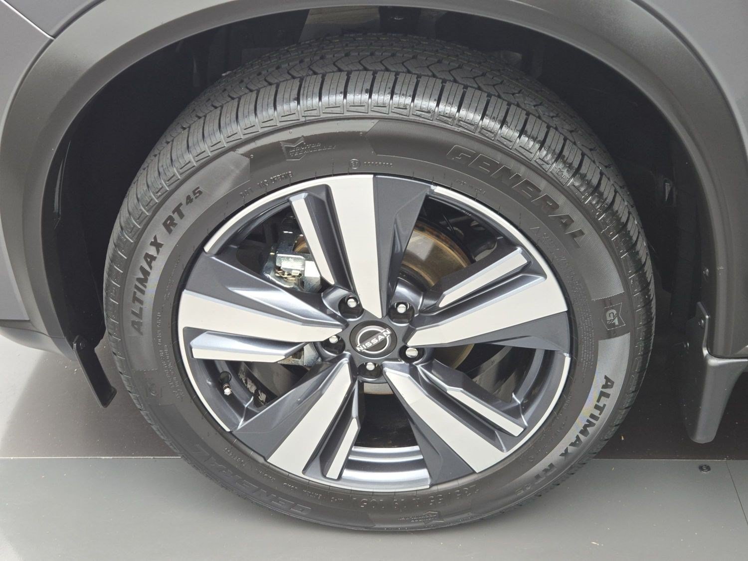 Used 2023 Nissan Rogue Platinum w/ Platinum Premium Package FWD image 30