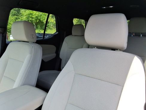 Certified 2023 Chevrolet Traverse LS FWD image 23