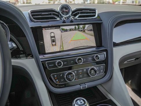 New 2025 Bentley Bentayga Extended Wheelbase image 29
