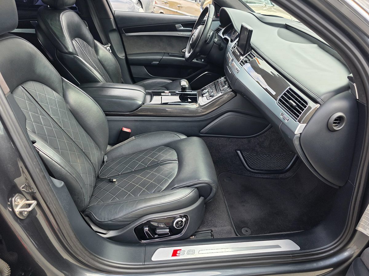 Used 2015 Audi S8 AWD/4WD image 16