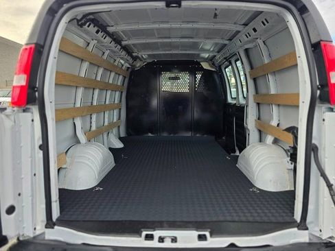 Used 2024 Chevrolet Express 2500 Work Van w/ Driver Convenience Package image 13