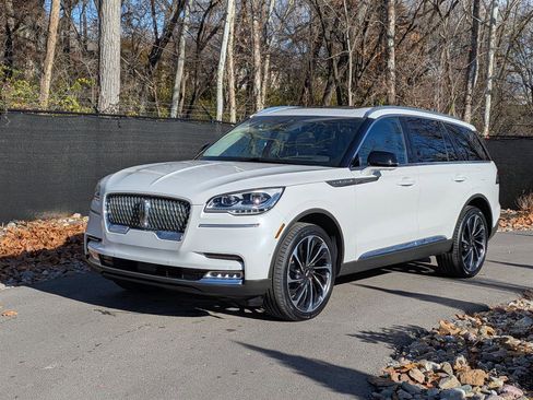 Certified 2022 Lincoln Aviator Reserve w/ Equipment Group 201A image 1