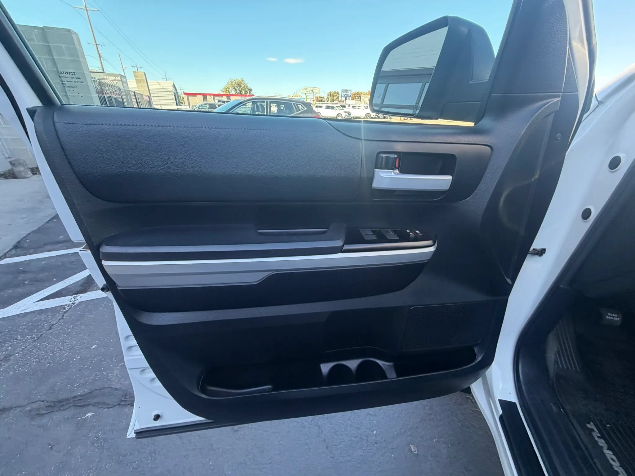 Used 2017 Toyota Tundra SR5 AWD/4WD image 12