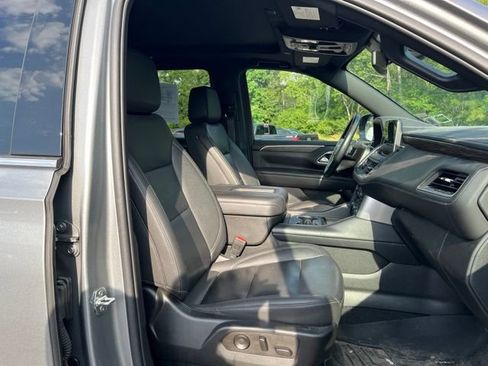 Used 2023 Chevrolet Tahoe LT w/ Luxury Package AWD/4WD image 15