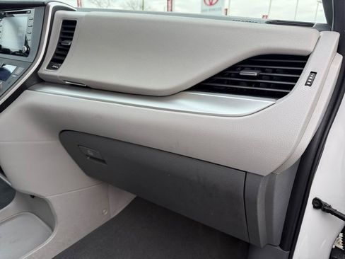 Certified 2020 Toyota Sienna LE image 16