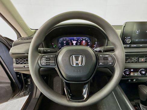 Certified 2025 Honda Accord LX image 9