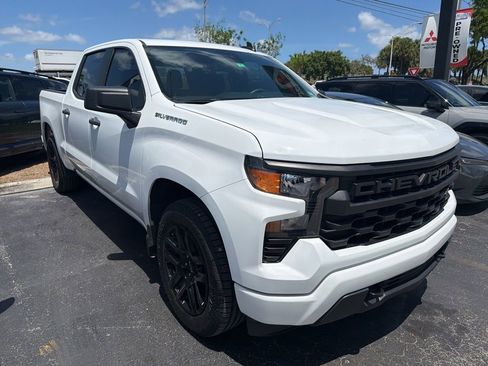 Used 2024 Chevrolet Silverado 1500 Custom image 3