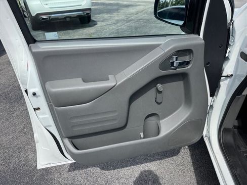 Used 2019 Nissan Frontier S RWD image 16